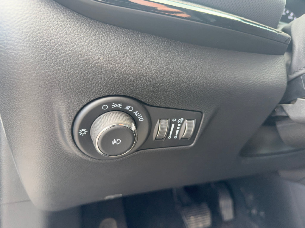 Used 2026 Jeep Compass Limited AWD/4WD image 14