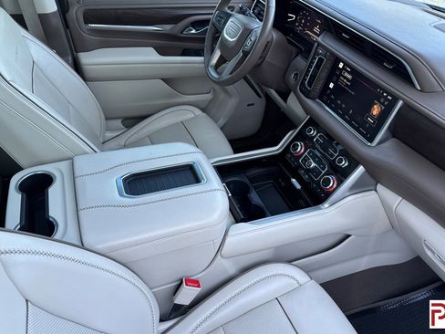 Certified 2022 GMC Yukon Denali w/ Denali Premium Package AWD/4WD image 21