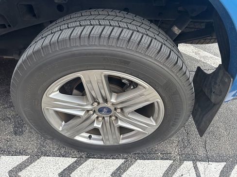 Used 2019 Ford F150 XLT w/ Equipment Group 302A Luxury AWD/4WD image 5