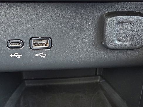 Used 2025 Buick Encore GX Sport Touring w/ Experience Buick Package image 23