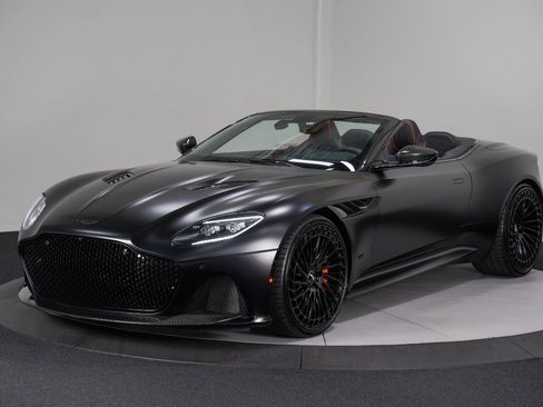 Used 2022 Aston Martin DBS Superleggera Volante RWD image 5