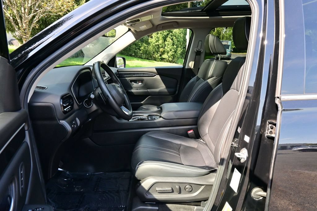 Used 2025 Honda Pilot Elite image 12