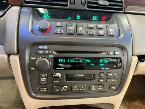 Used 2002 Cadillac De Ville DTS w/ Premium Equipment Pkg image 14