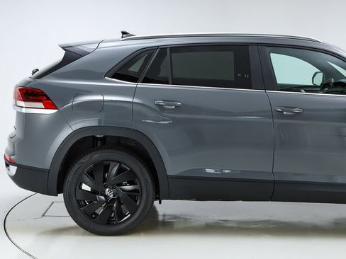 New 2026 Volkswagen Atlas Cross Sport SE image 50