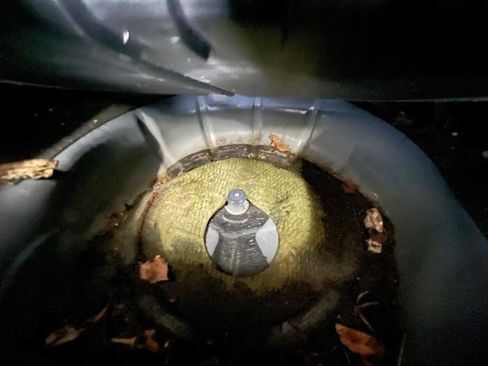 Used 2004 MAZDA MAZDA3 s w/ Moonroof & 6-CD Pkg image 27