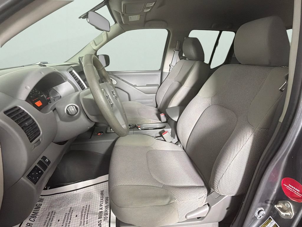 Used 2020 Nissan Frontier SV w/ Midnight Edition Floor Mats RWD image 17