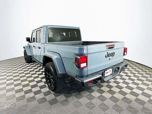 Certified 2025 Jeep Gladiator Overland AWD/4WD image 8