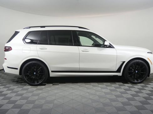 New 2027 BMW X7 xDrive40i w/ Executive Package AWD/4WD image 2
