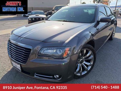Used 2014 Chrysler 300 S RWD image 1
