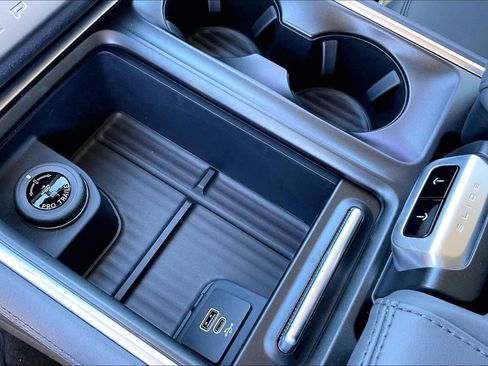 New 2026 Ford Expedition Active image 17