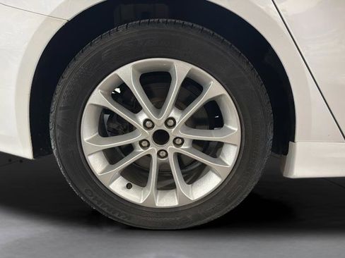 Used 2020 Ford Fusion SE image 26