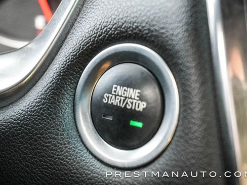 Used 2023 Chevrolet Traverse Premier image 33