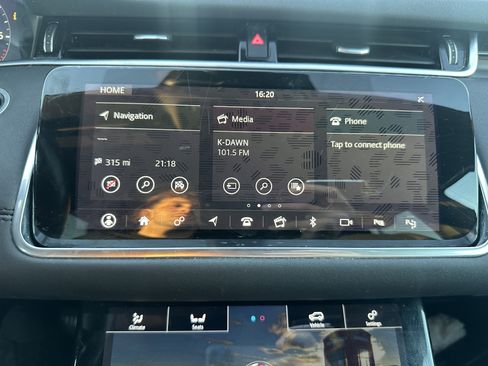 Used 2020 Land Rover Range Rover Evoque S image 16