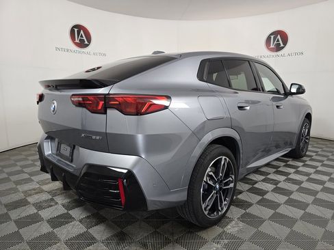 Used 2025 BMW X2 xDrive28i image 4