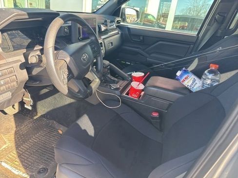 Used 2025 Toyota Tacoma SR5 image 7