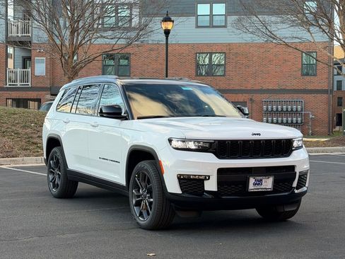 New 2025 Jeep Grand Cherokee L Limited image 1