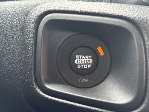 Used 2025 Jeep Wrangler Unlimited Sport AWD/4WD image 11
