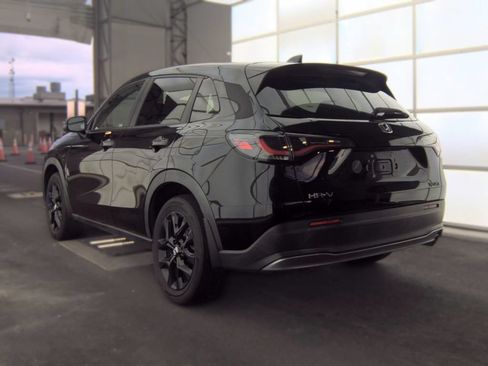 Used 2023 Honda HR-V Sport image 3