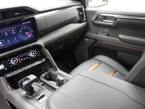 Used 2024 GMC Sierra 1500 AT4 w/ Technology Package image 29