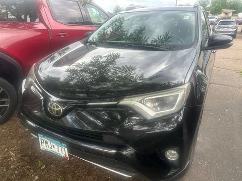 Used 2017 Toyota RAV4 XLE AWD/4WD image 2