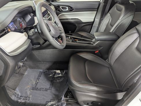 Used 2026 Jeep Compass Limited image 30