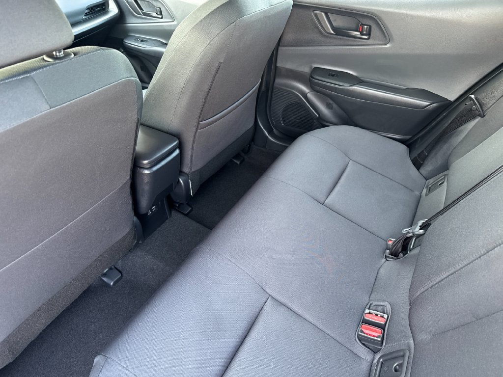 Used 2026 Toyota Prius LE FWD image 12