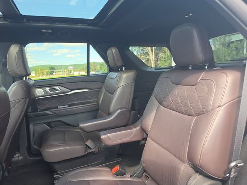 Used 2025 Ford Explorer Platinum w/ LUX Leather Package AWD/4WD image 14