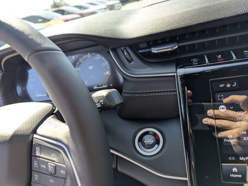 New 2025 Jeep Grand Cherokee Laredo X w/ Luxury Tech Group I image 24