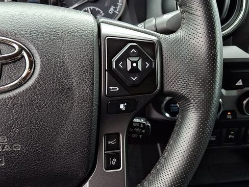 Used 2021 Toyota Tacoma TRD Off-Road w/ Technology Package AWD/4WD image 21