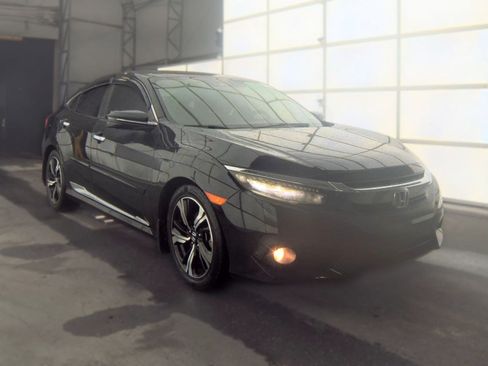 Used 2016 Honda Civic Touring image 2