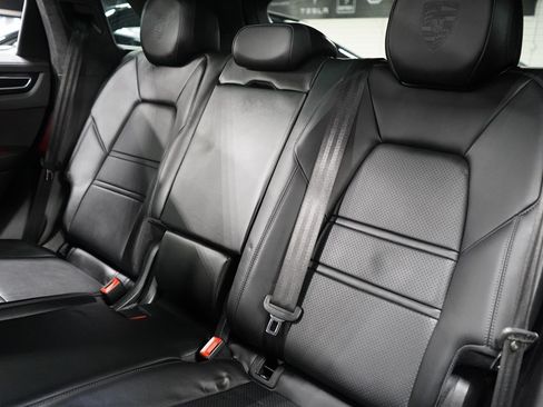 Used 2023 Porsche Cayenne GTS w/ Premium Package Plus AWD/4WD image 22