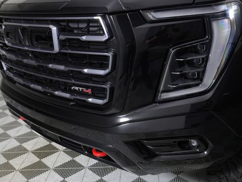 Used 2025 GMC Yukon AT4 w/ AT4 Premium Package AWD/4WD image 44