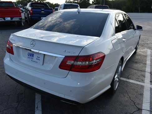 Used 2013 Mercedes-Benz E 550 4MATIC Sedan image 6