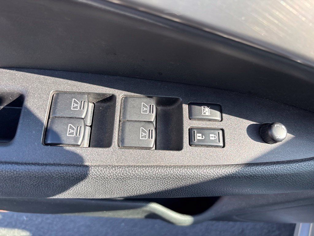 Used 2010 INFINITI G37 Journey RWD image 18
