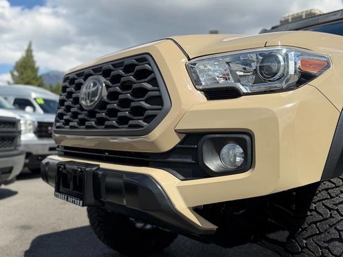 Used 2020 Toyota Tacoma TRD Off-Road w/ Technology Package AWD/4WD image 28