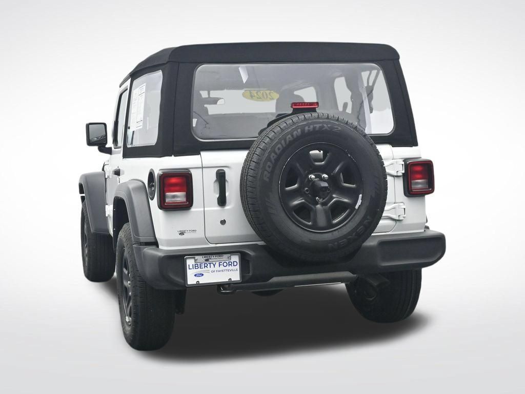 Used 2024 Jeep Wrangler Sport AWD/4WD image 9