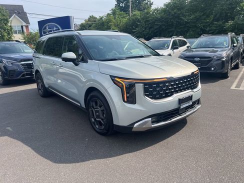 Used 2025 Kia Carnival SX image 7