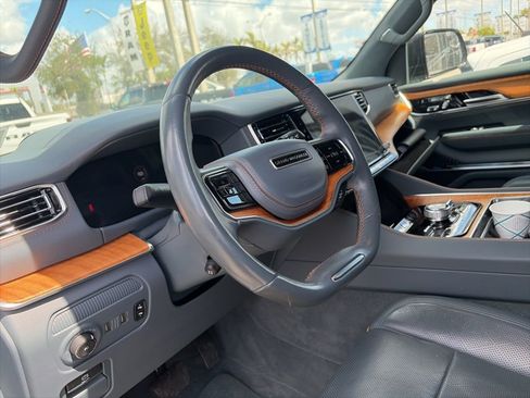 Used 2022 Jeep Grand Wagoneer Series II w/ Flexible Seating Group image 8