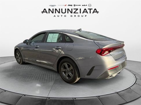 Used 2022 Kia K5 LX image 3