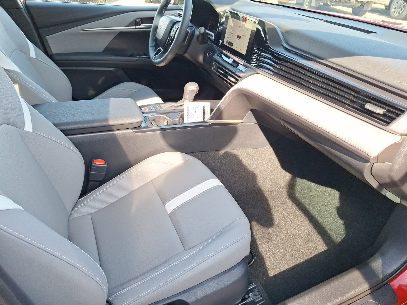 Used 2026 Toyota Camry SE w/ Convenience Package FWD image 32