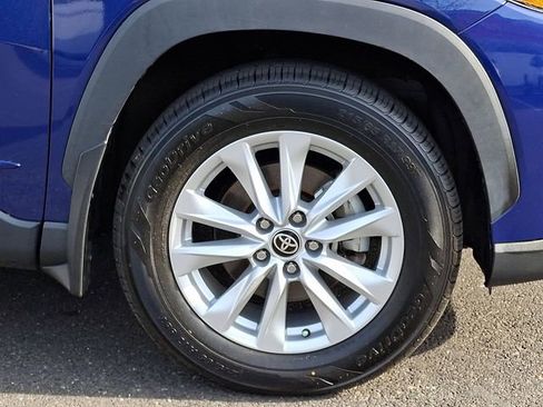 Certified 2022 Toyota Corolla Cross LE AWD/4WD image 8