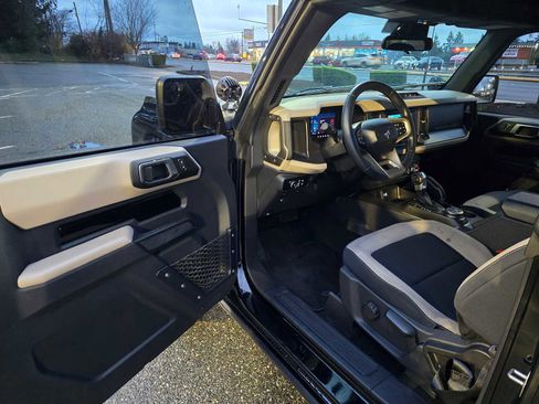 Used 2023 Ford Bronco Big Bend image 14