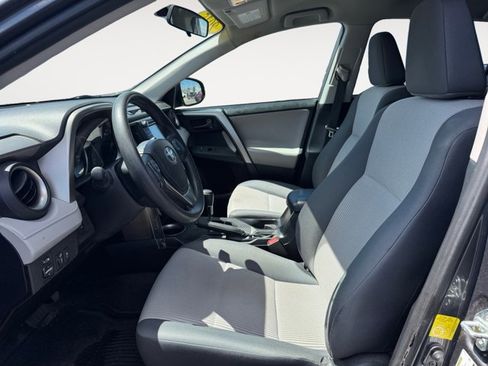 Used 2015 Toyota RAV4 LE AWD/4WD image 9