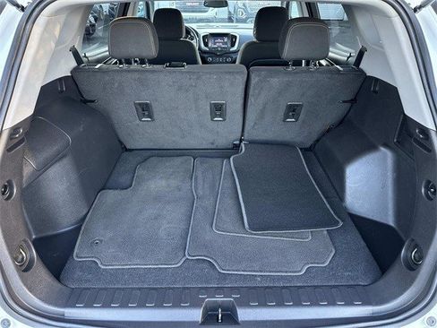 Used 2024 GMC Terrain SLE image 14