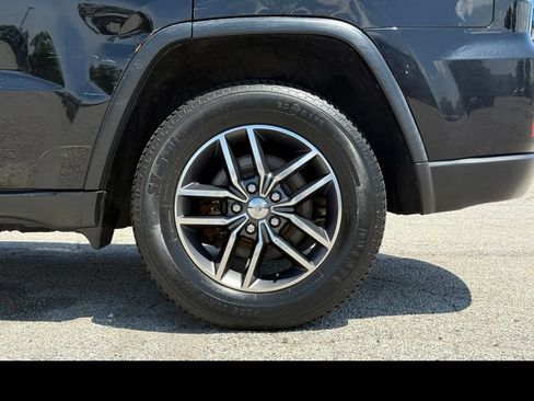 Used 2017 Jeep Grand Cherokee Limited w/ Luxury Group II AWD/4WD image 11