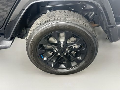 Used 2023 Jeep Wrangler Sahara w/ Cold Weather Group image 11