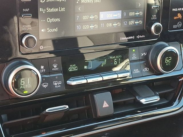 Used 2020 Toyota Highlander LE AWD/4WD image 13