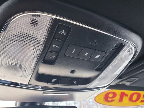 Used 2019 Dodge Charger Scat Pack w/ Dynamics Package image 26