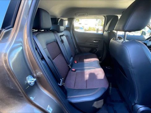 Used 2025 Nissan Kicks SR image 38