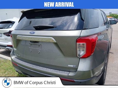 Used 2020 Ford Explorer Platinum w/ Premium Technology Package AWD/4WD image 11